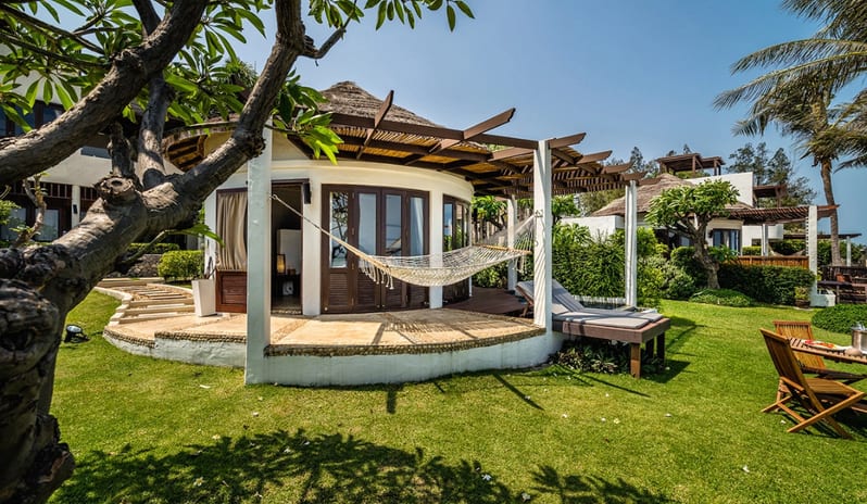 Beachfront Pool Residence 4_17045_001